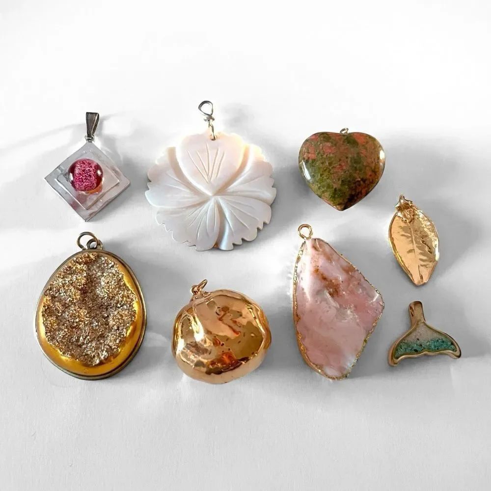Jewelry Pendants Lot